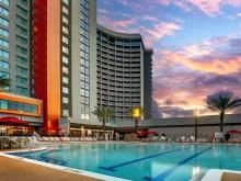 Pool_&_view-of-hotel