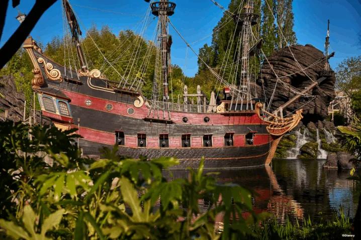 Adventure Isle attraction at Disneyland Paris