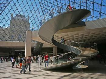Louvre Museum Guided Tour with Skip the Line Access