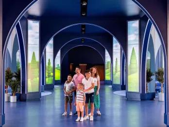 entrance-to-hotel
