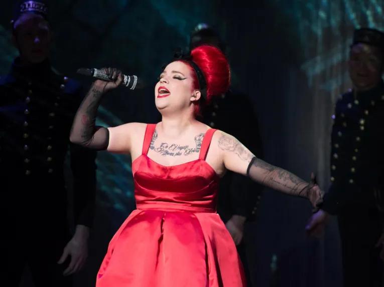 Lido de Paris Dinner and Show Tickets