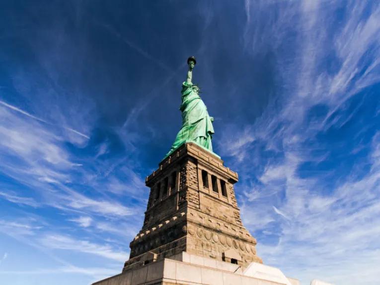 Essential Statue Tour with Pedestal Tickets