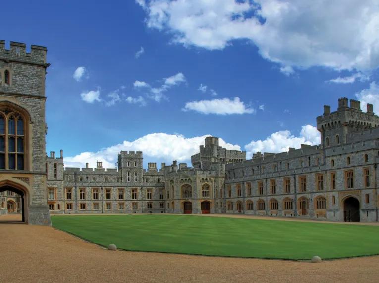 Buckingham Palace Tickets and Windsor Castle Tour