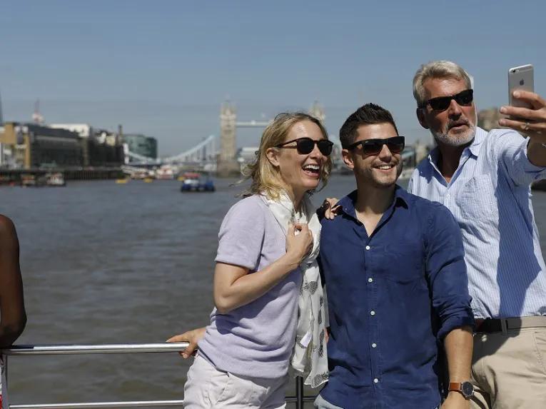 River Thames Hop-on Hop-off Sightseeing Cruise & London Eye Combo Ticket