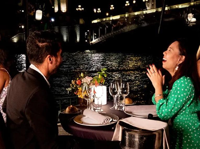 couple-enjoying-cruise