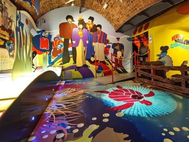 colourful-art-room