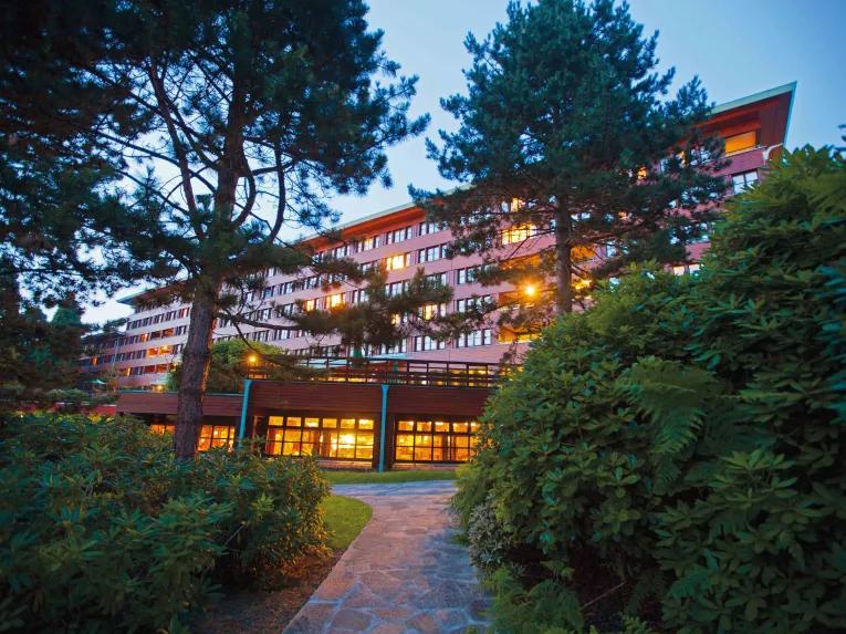 Disney Sequoia Lodge Exterior