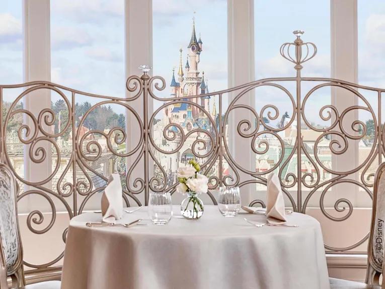 Castle Club Lounge Disneyland Hotel