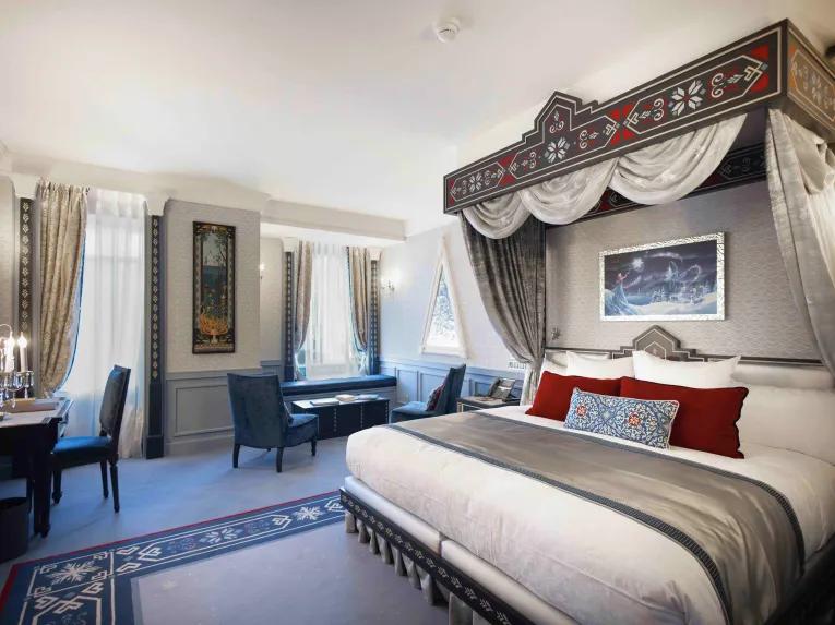 Frozen Suite Disneyland Hotel
