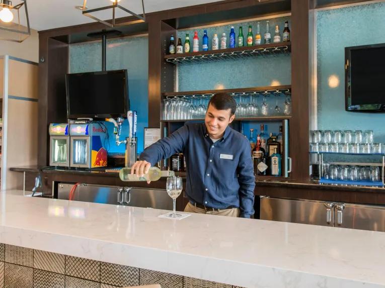 Bar