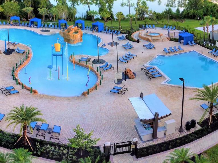 Pool area Wyndham Lake Buena Vista – Disney Springs® Area